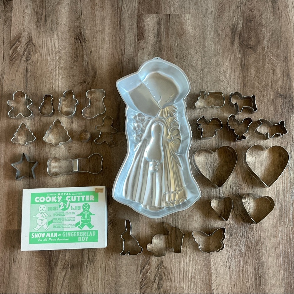 Christmas Cookie Cutters Lot Metal Gingerbread Holly Hobby Cake Pan Holiday Tree